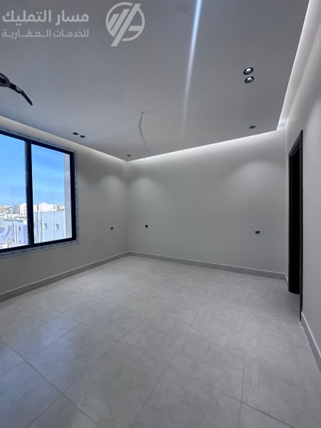 Photo by Daniel J. Schwarz